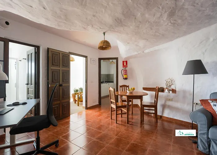 Living - Cave House & Silence Adults Only Διαμέρισμα Artenara
