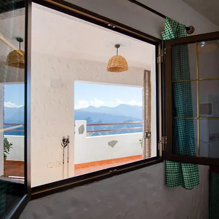 Living - Cave House & Silence Adults Only