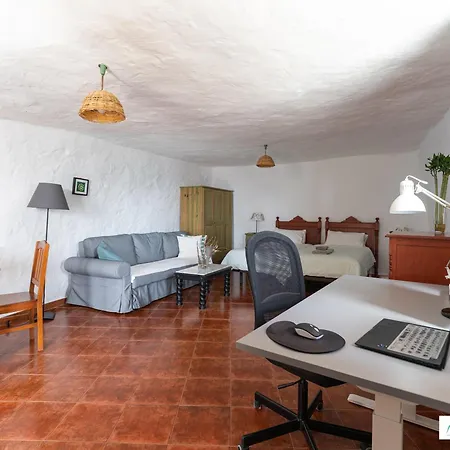 아파트 Living - Cave House & Silence Adults Only