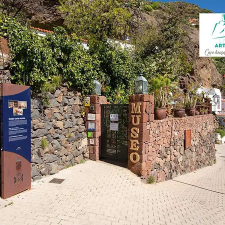 Living - Cave House & Silence Adults Only 아파트